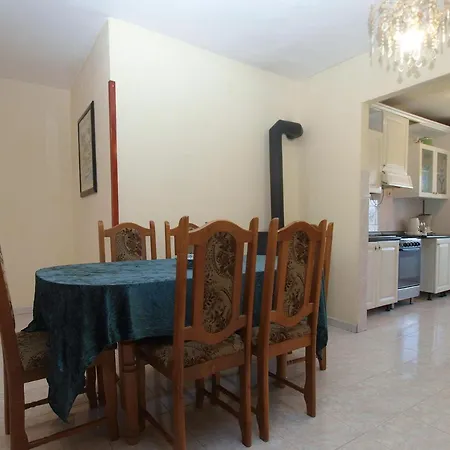 House Mladen 2073 Hébergement de vacances *