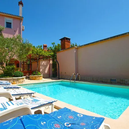 Hébergement de vacances House Mladen 2073 *